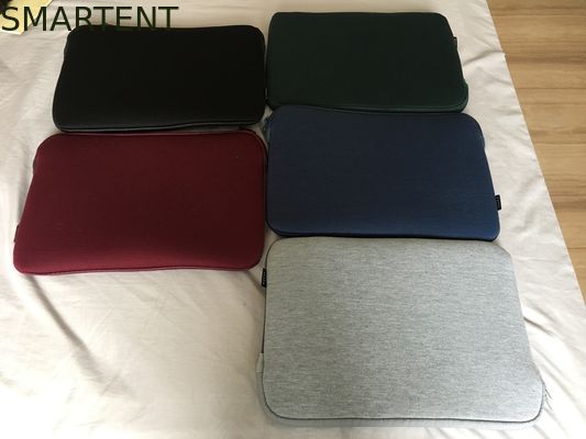 Kopen De modieuze Laptop van Polyesteroxford Koker doet 7MM Sponsschuim 13“ in zakken online vervaardiging