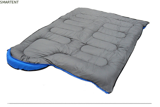 215*78cm Dual Color Outdoor Waterproof 190T Polyester Hollow Fiber Stuffing Klassiek Twee personen in één slaapzak leverancier