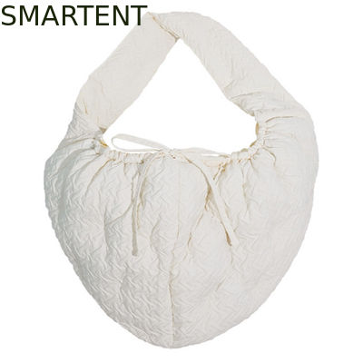 Kopen Schattige Benodigdheden voor Huisdieren Witte Kleur Polyester Huisdier Schoudertas Winter Warm Uitgaan Crossbody Tas Zachte en Comfortabele Huisdierentas online vervaardiging